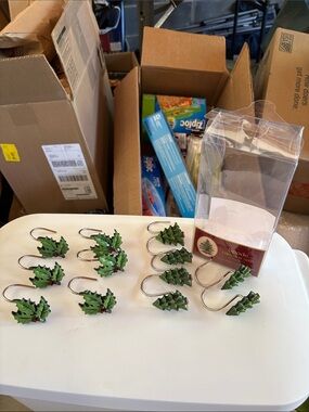 Spode Green Holly and Christmas Tree Decorative Shower Curtain Hooks